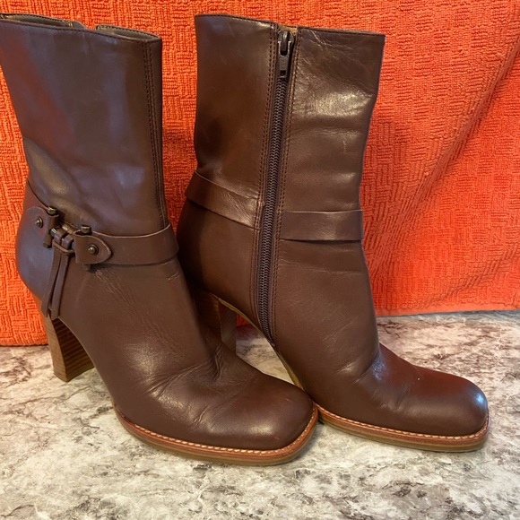 Nine West size 7 leather boots - Picture 5 of 5